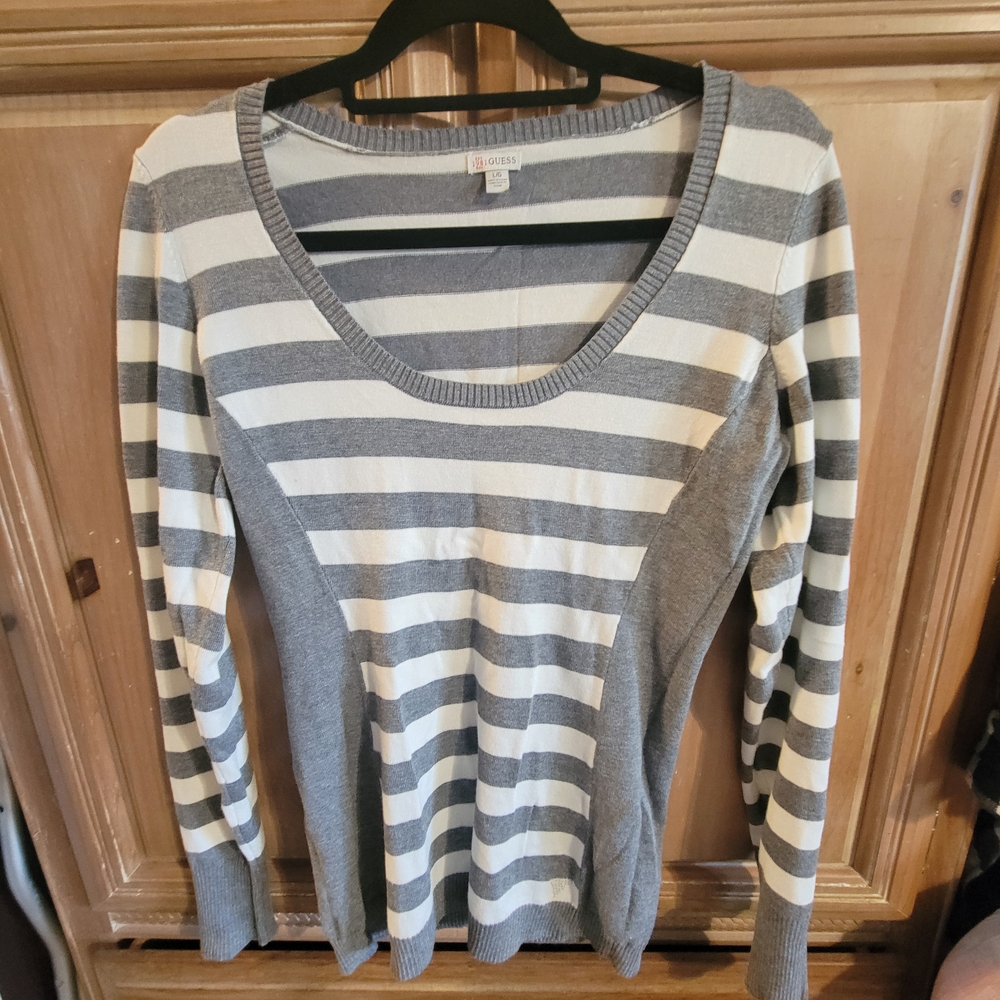 Guess Gray and White Ribbed Long Sleeve Sweater